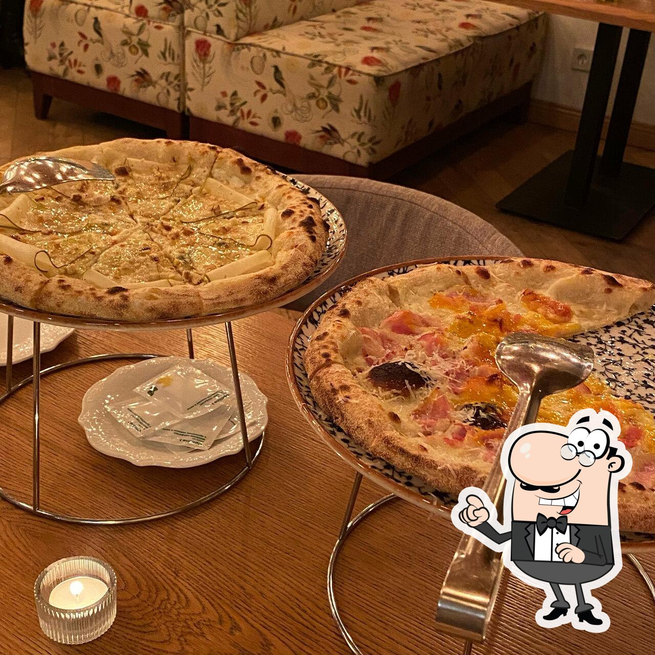 Посмотрите на внутренний интерьер "Bona".