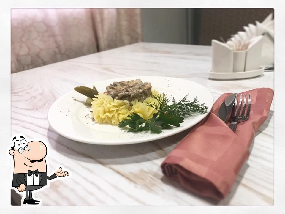 Забронируйте столик в "Революция кухня".