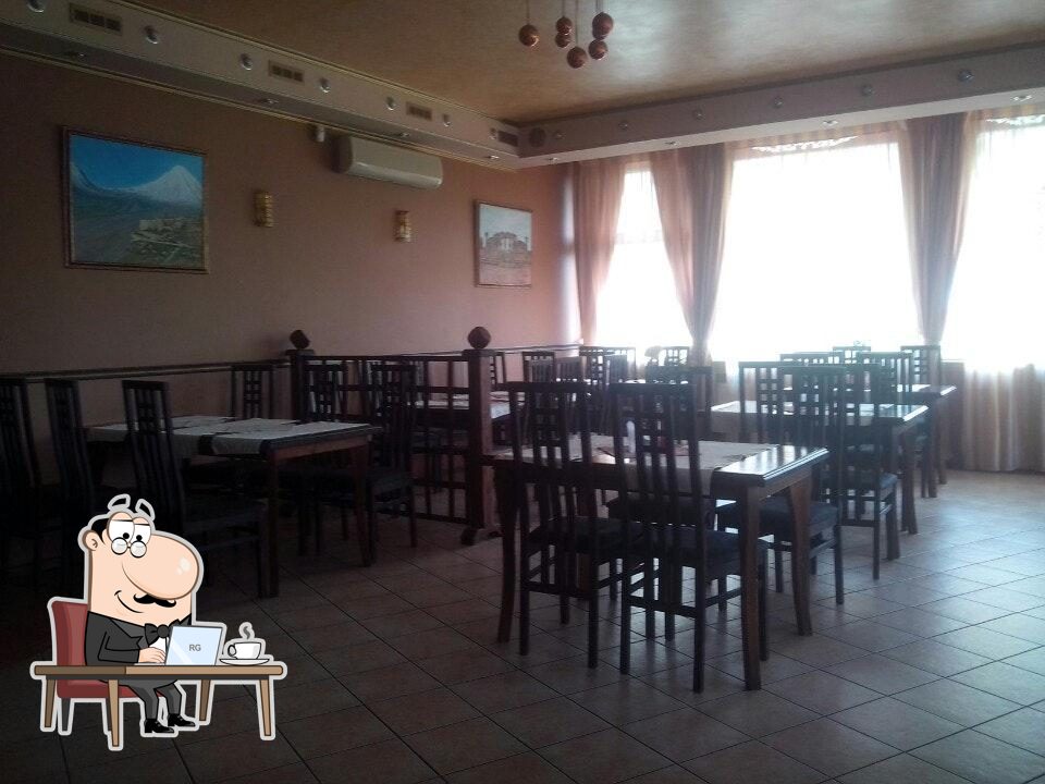 Забронируйте столик в "Ной".