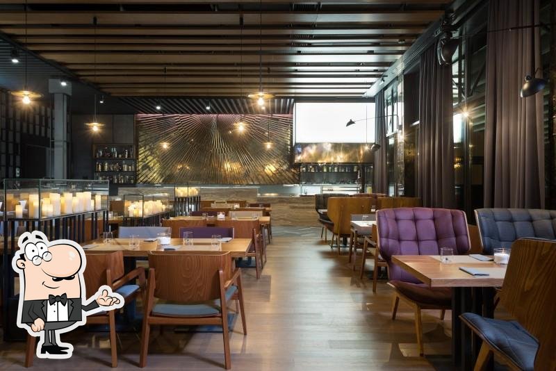 Забронируйте столик в "Nikas Restaurant".