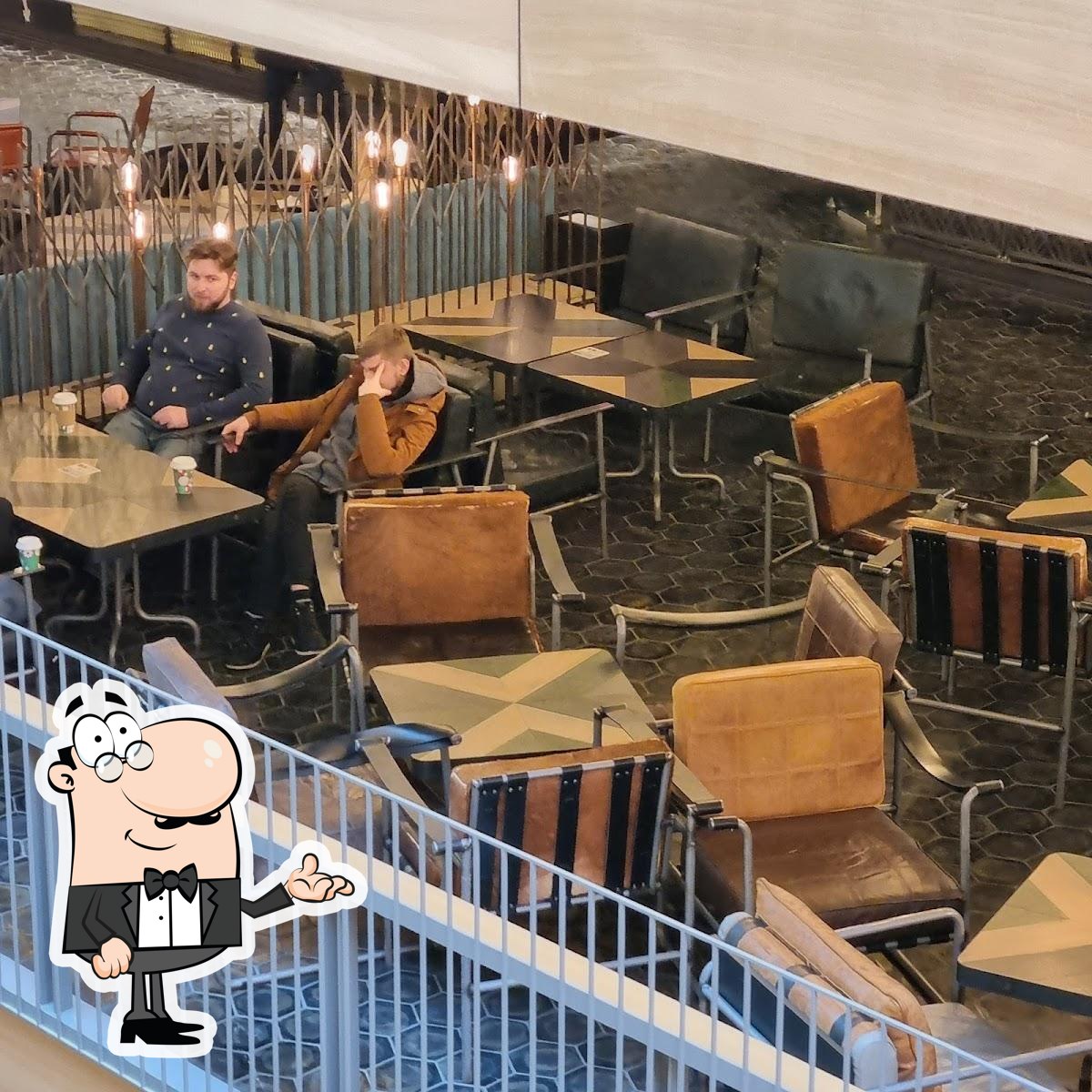Забронируйте столик в "Carré Bar & Lounge".