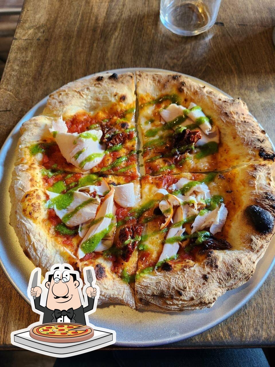 В "Øliv Pizza" вы можете  заказать  пиццу.