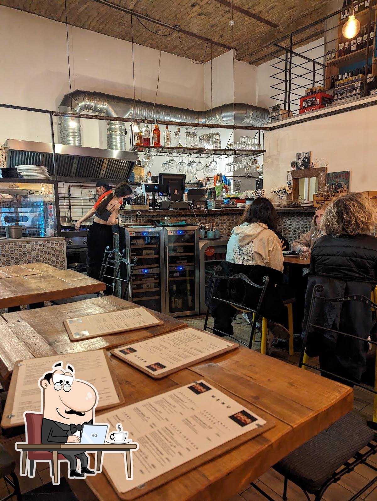 Забронируйте столик в "Al Dente".