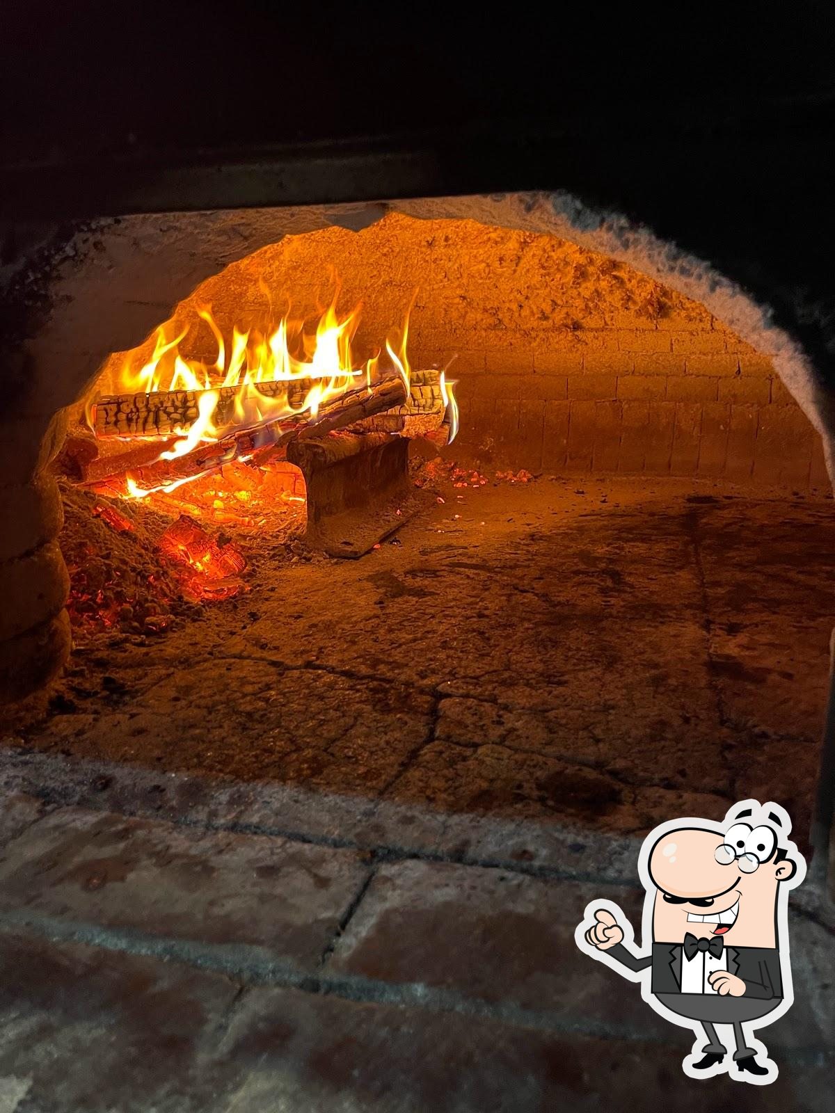 Забронируйте столик в "Ristorante pizzeria La rosa rossa forno a legna".
