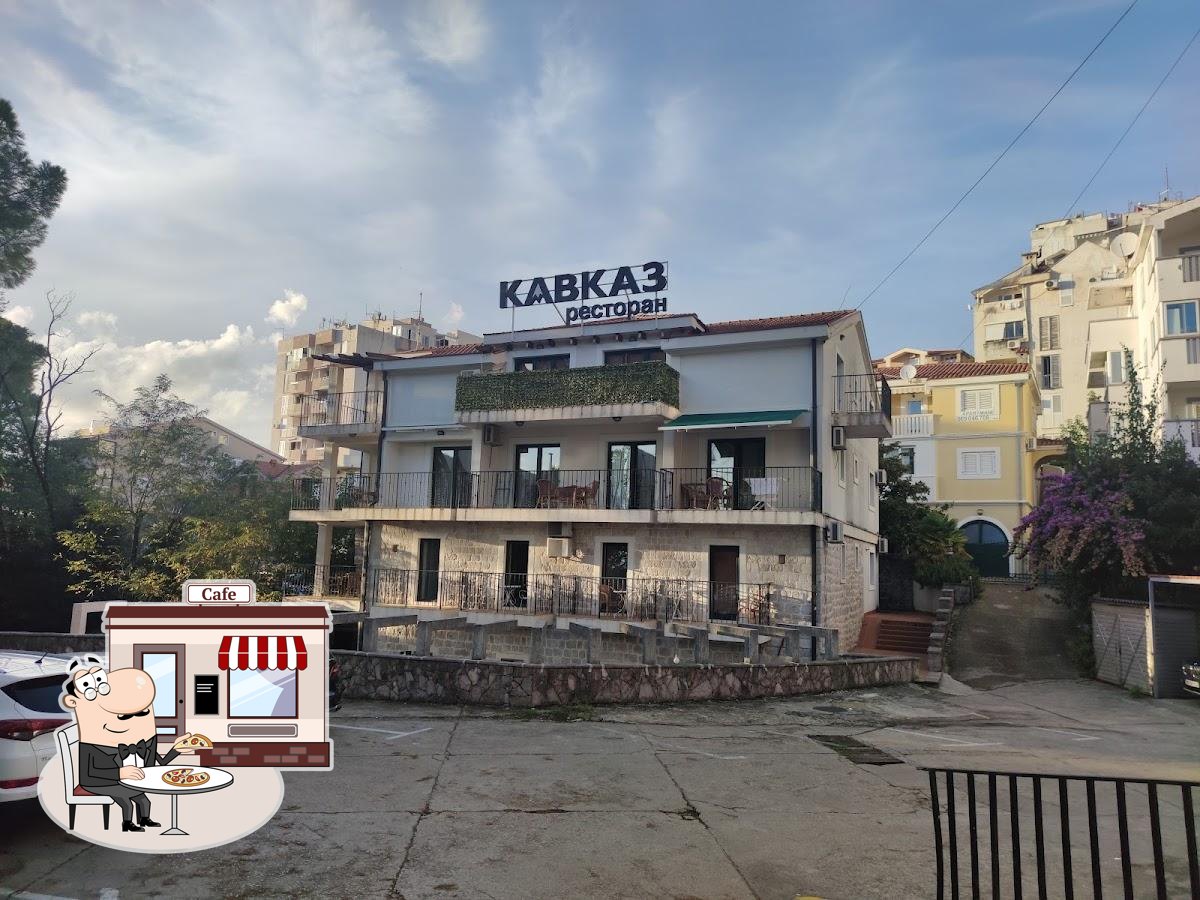 Наслаждайтесь свежим воздухом и видом, открывающемся из "Amber restaurant".