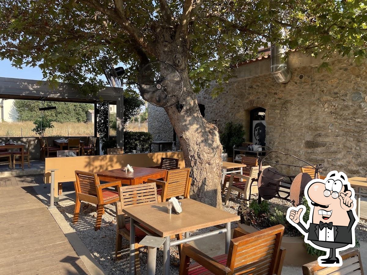 Забронируйте столик в "Kanelis Cretan Restaurant".