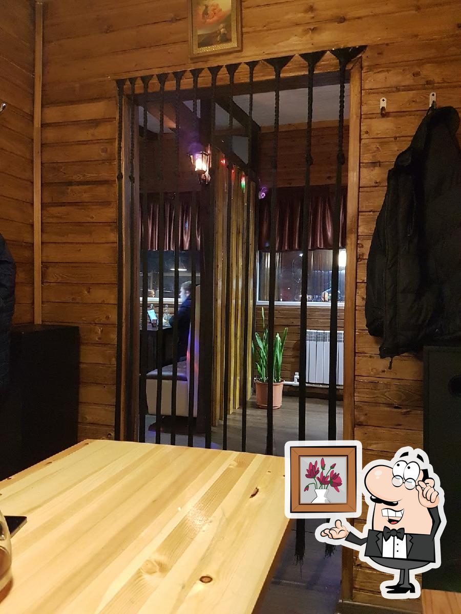 Посмотрите на внутренний интерьер "Ёлка".