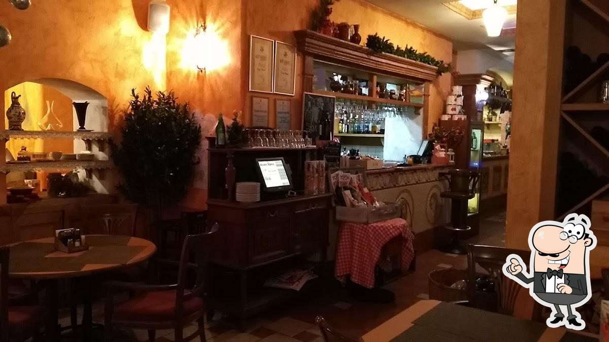 Интерьер "Мама Рома".