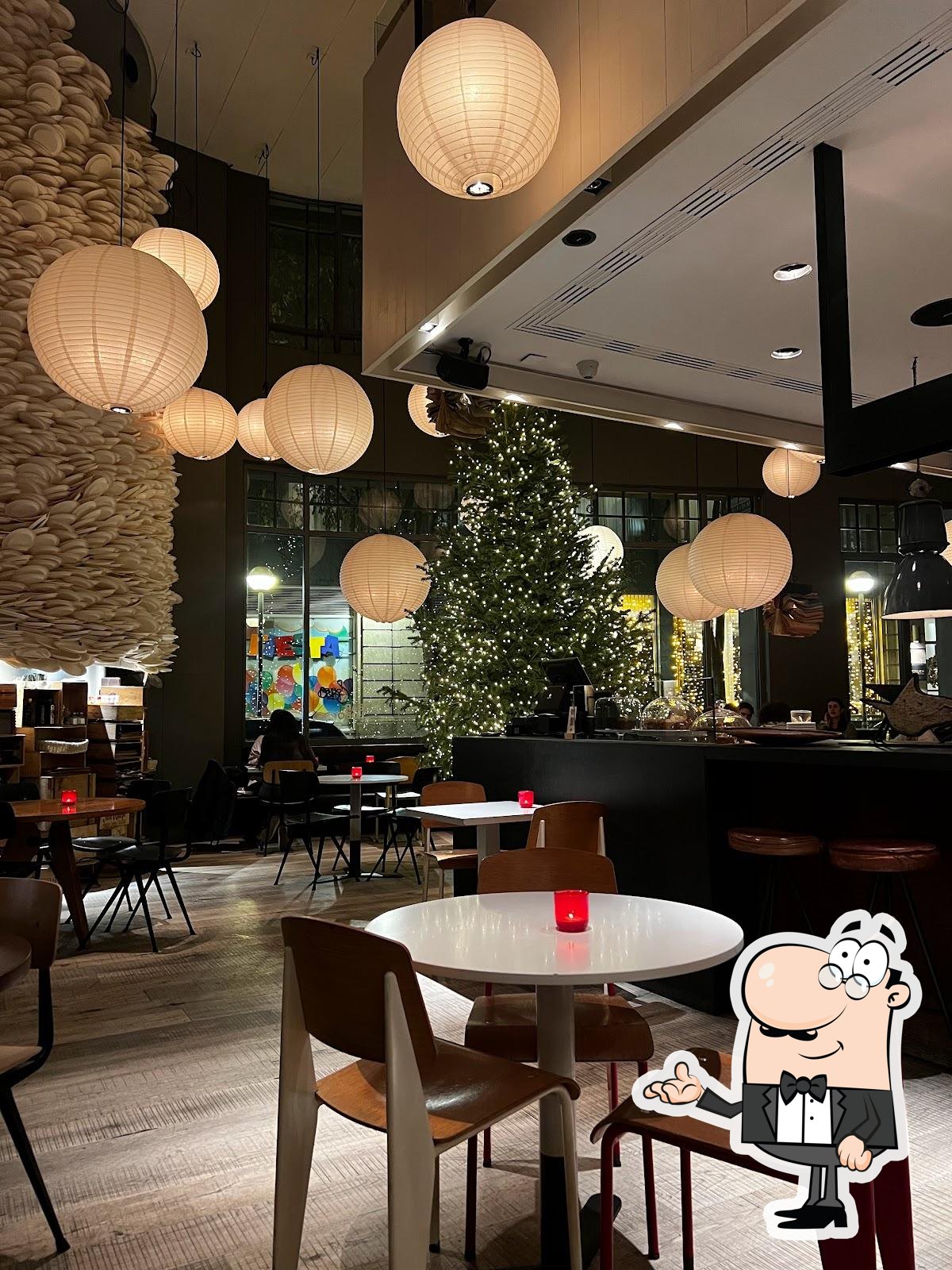 Интерьер "Bar Lobo".
