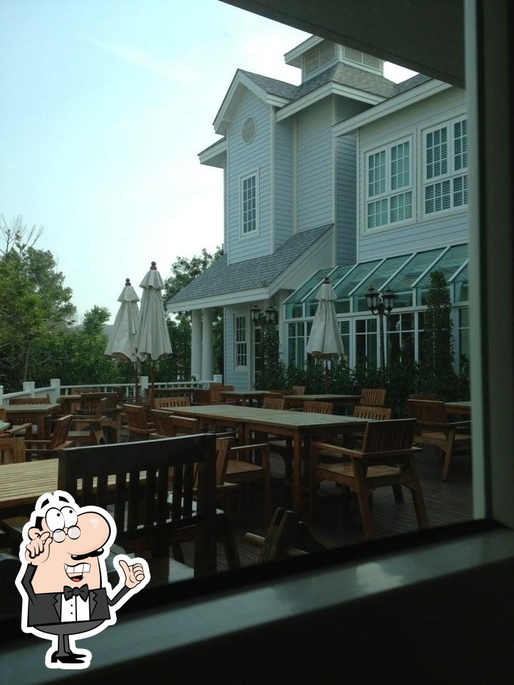 Интерьер "Wilaiwan Hua Hin (วิไลวรรณ หัวหิน)".