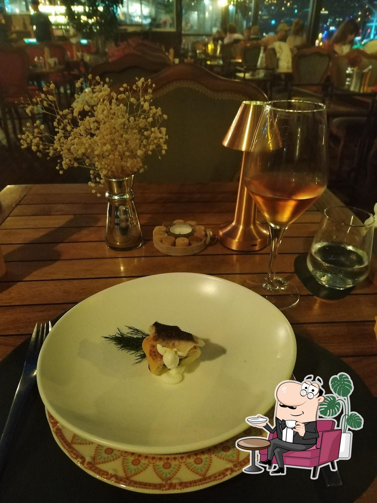 Забронируйте столик в "Merlot Food & Drink".