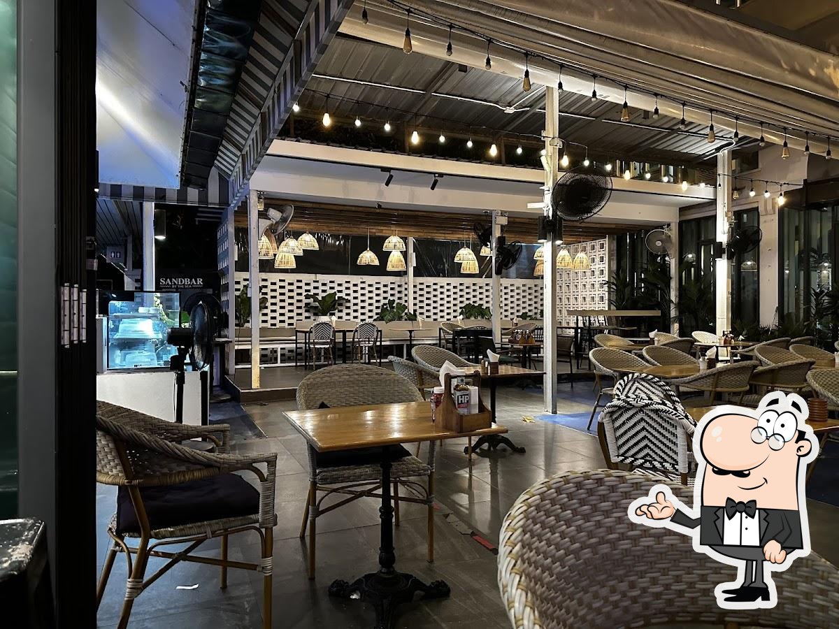 Интерьер "Sandbar By The Sea - Dongtan Beach/Jomtien".