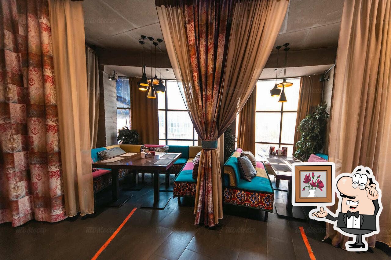 Забронируйте столик в "Plovlounge".