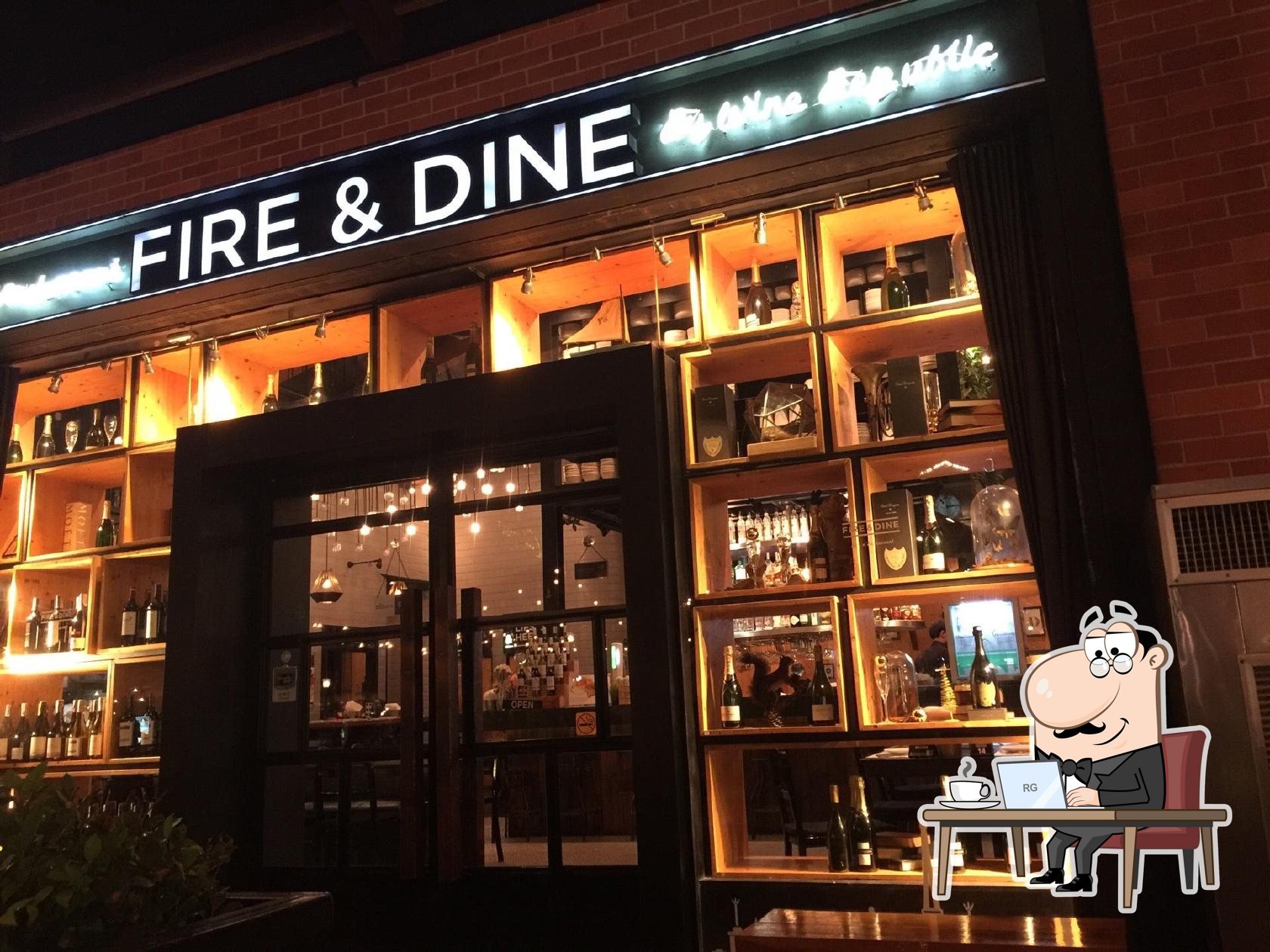 Интерьер "Fire & Dine".