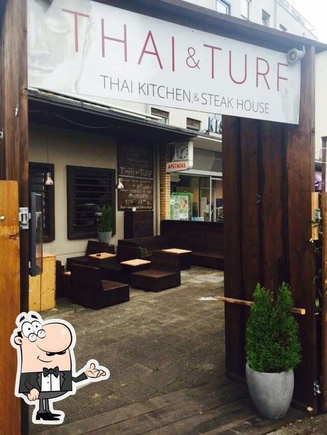 Забронируйте столик в "Thai and Turf City".