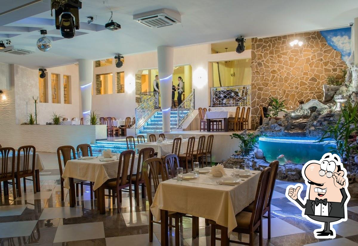 Посмотрите на внутренний интерьер "Очаг".