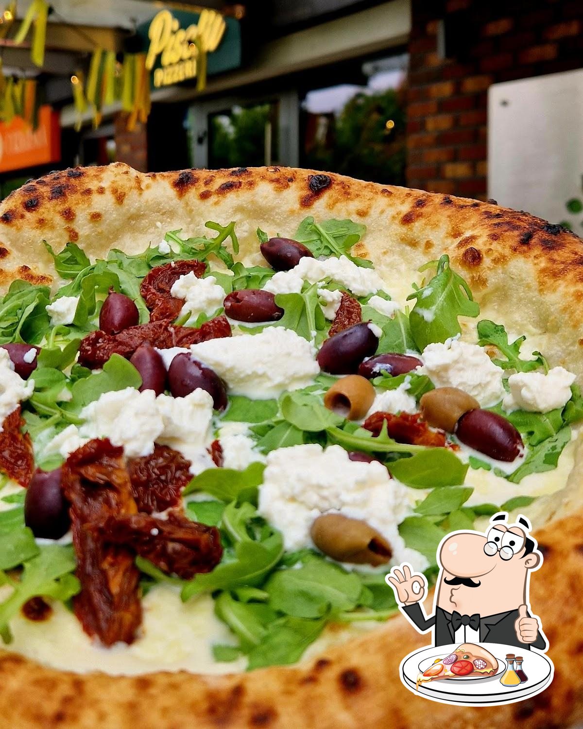 Попробуйте пиццу в "Piselli pizza napoletana".