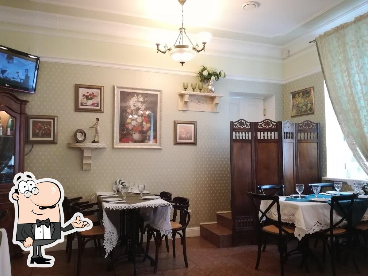 Забронируйте столик в "Манилов".