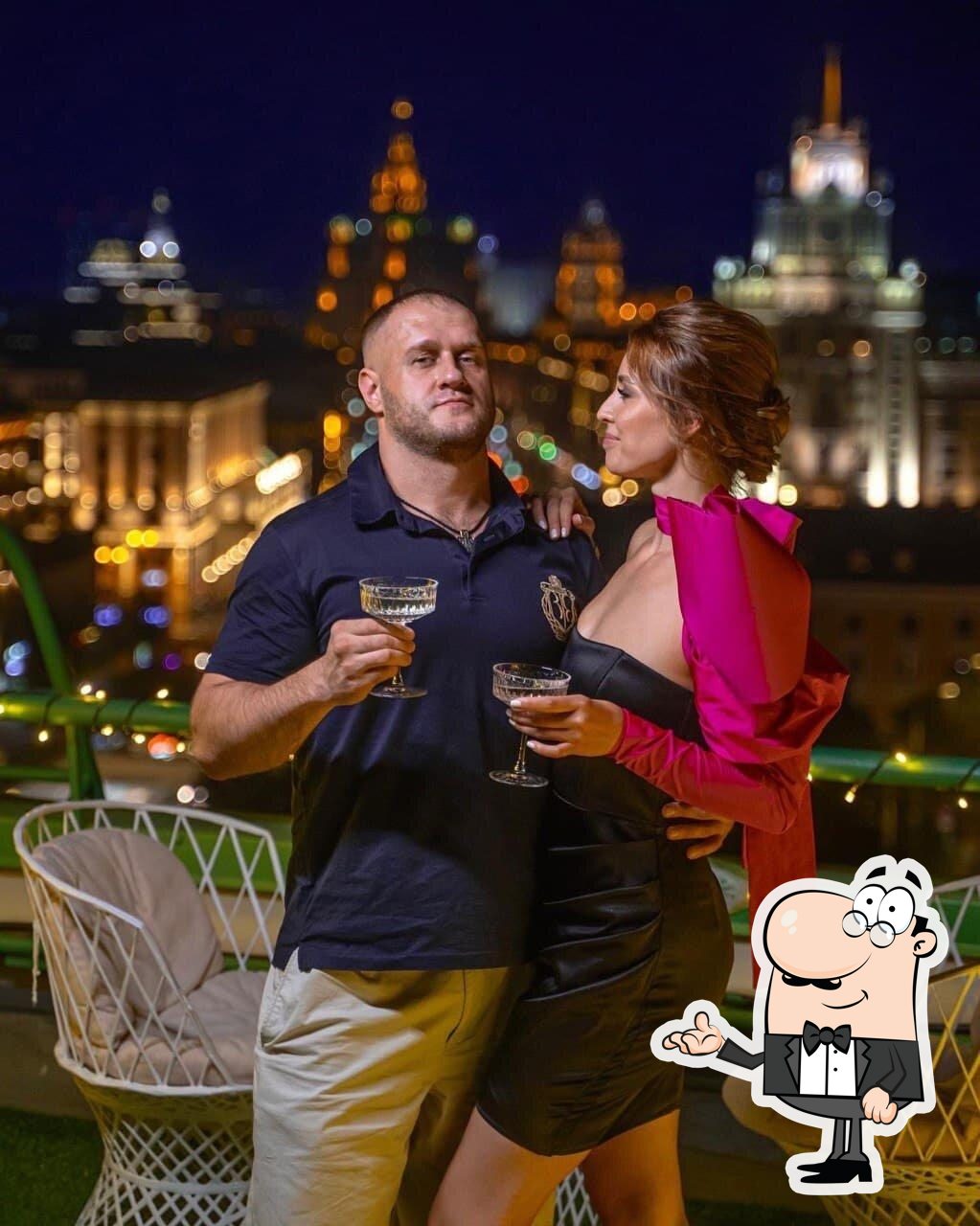 Забронируйте столик в "7 Скай".