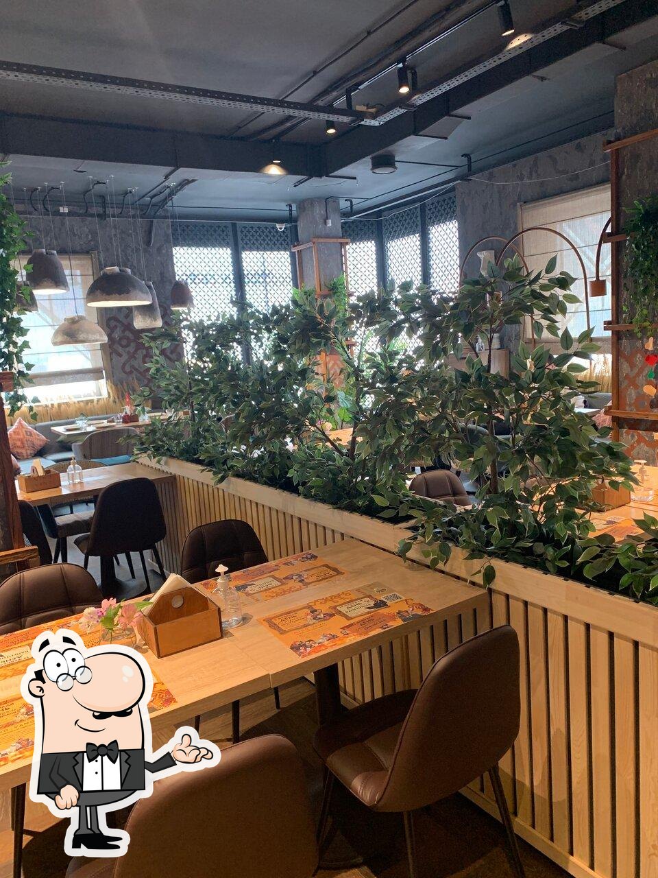 Посмотрите на внутренний интерьер "Нино&Вано".