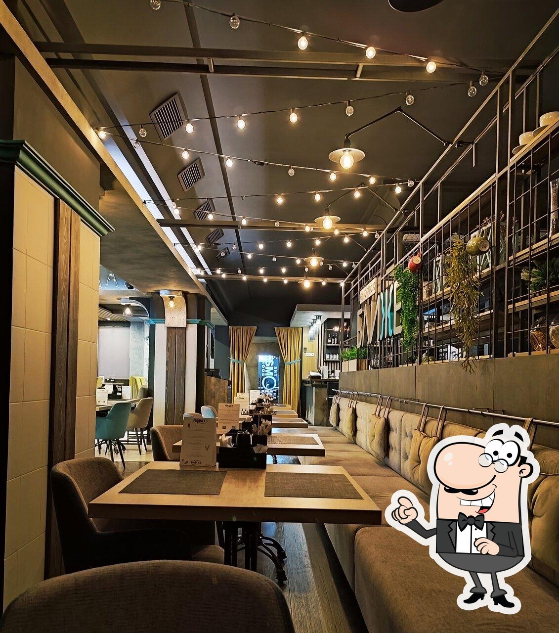 Посмотрите на внутренний интерьер "Resto-место Ближе".