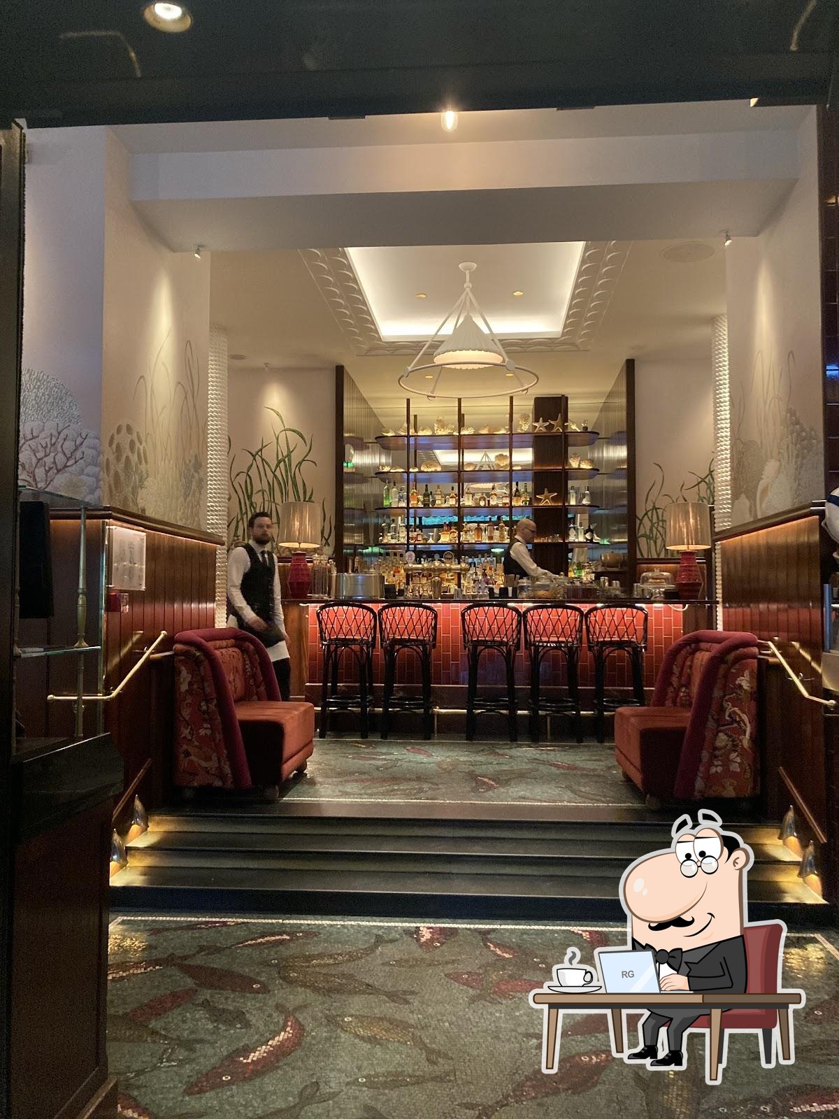 Интерьер "Brasserie La Lorraine".