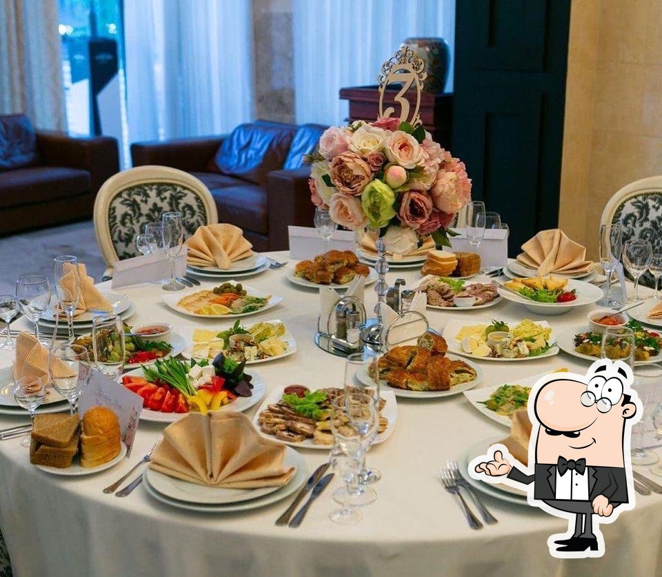 Посмотрите на внутренний интерьер "Manhattan Hotel & Restaurant 4*".