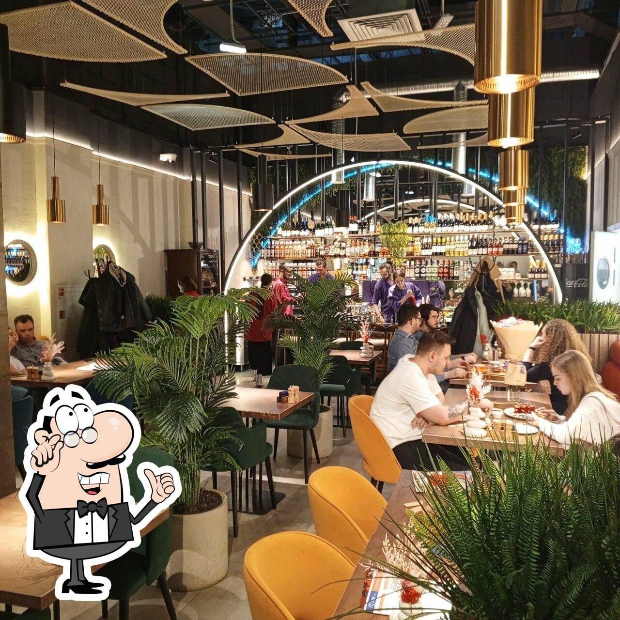 Посмотрите на внутренний интерьер "Nemo Asian Kitchen&Bar".