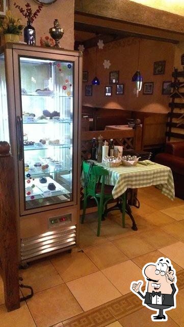Интерьер "Mario's Trattoria".