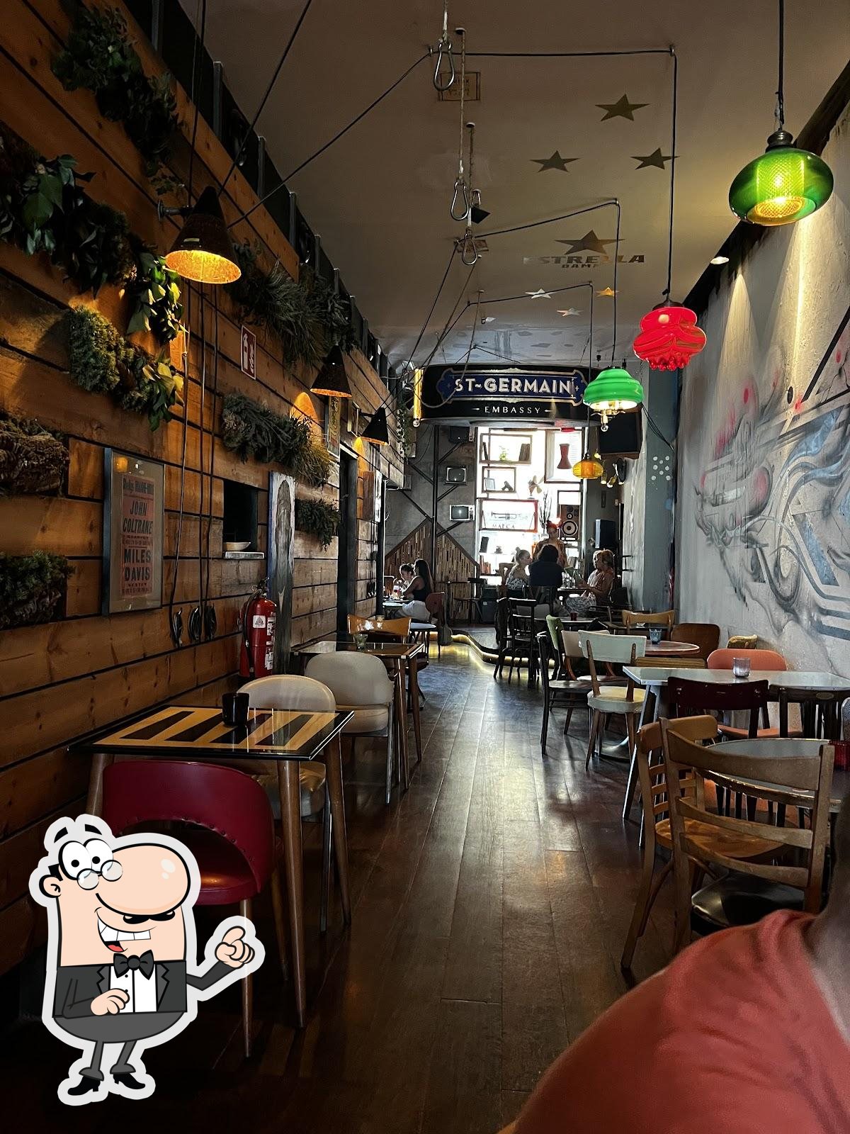 Посмотрите на внутренний интерьер "GUZZO Restaurant in Born Barcelona".