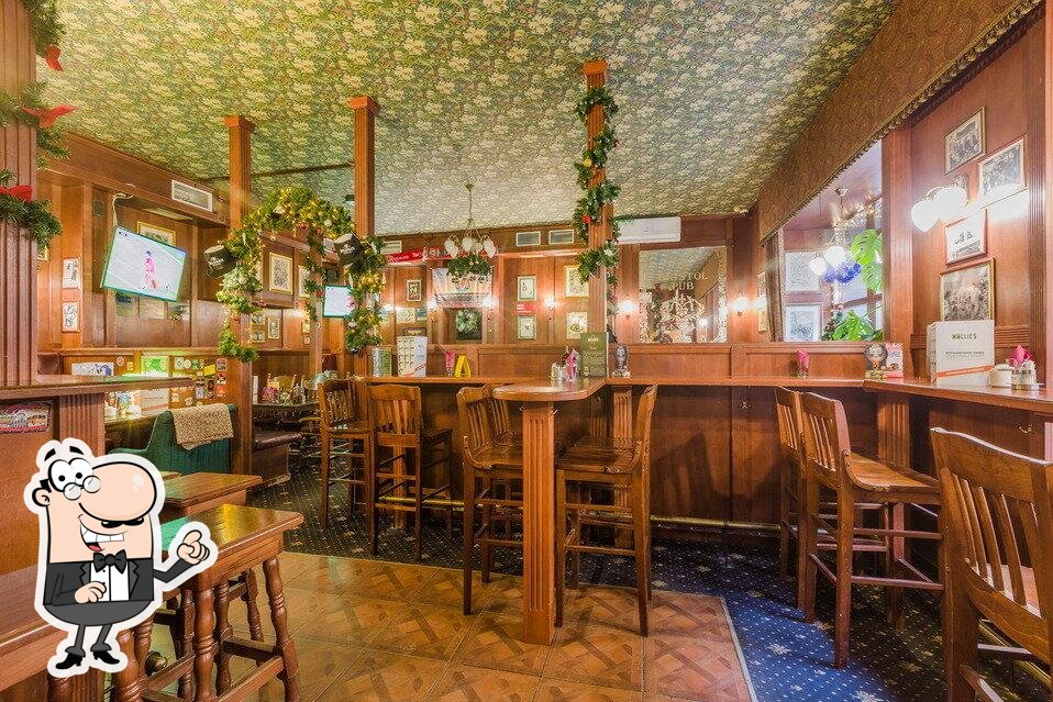 Посмотрите на внутренний интерьер "Бристоль Паб".