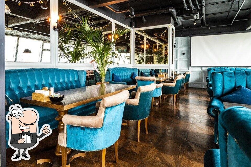 Забронируйте столик в "Высота 57 Lounge".