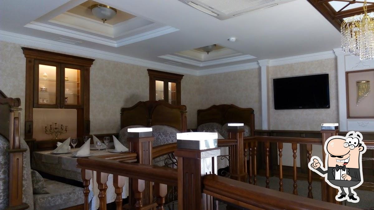 Забронируйте столик в "Собрание".