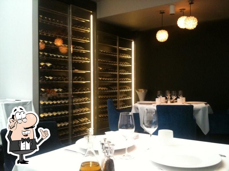 Посмотрите на внутренний интерьер "Helen Restaurant Paris 8".
