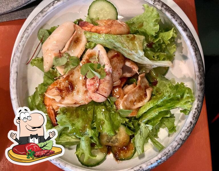 "Горизонт" предоставляет мясные блюда.
