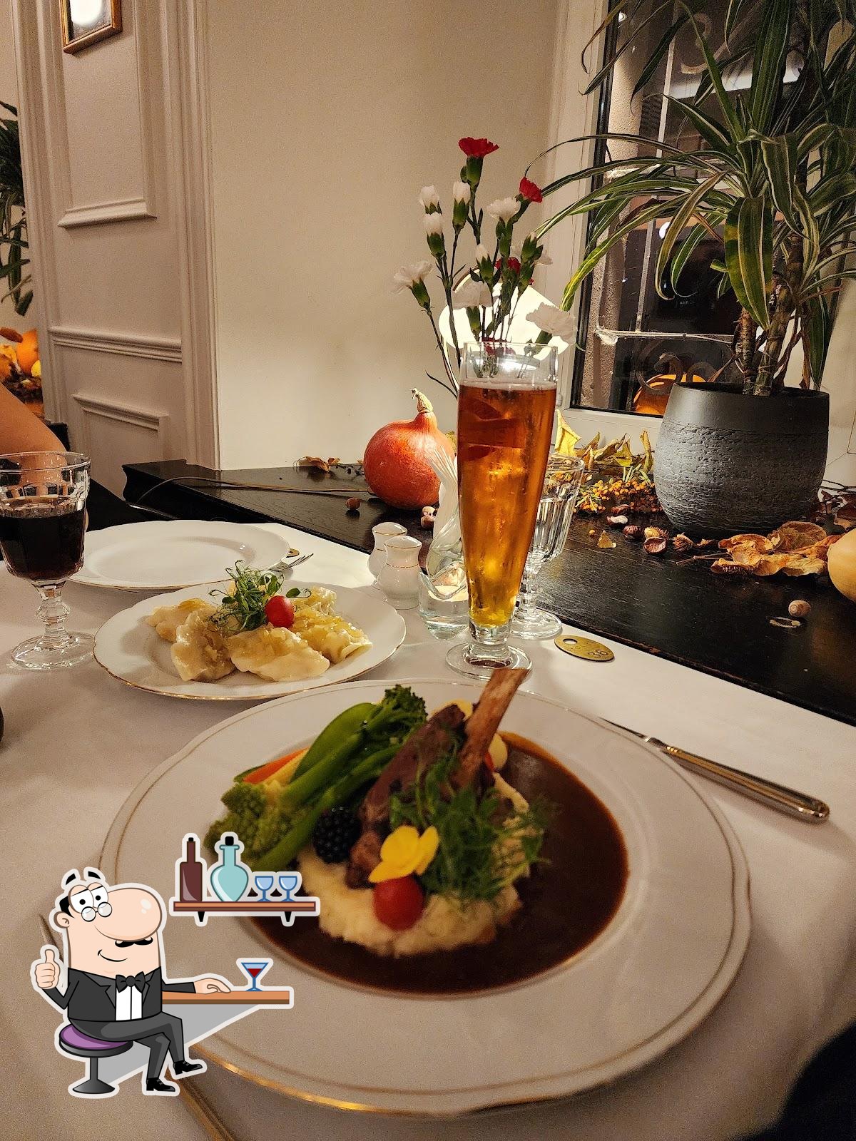Интерьер "STOLICA Restauracja Stare Miasto Warszawa starówka kuchnia polska".