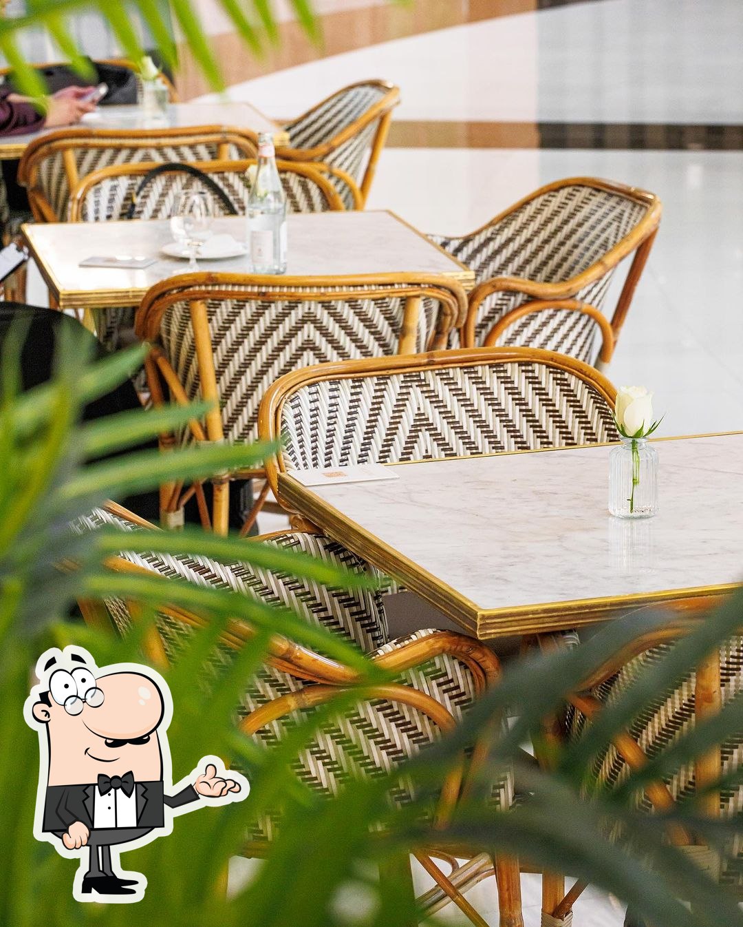 Интерьер "Angelina Paris UAE - Dubai Mall, Tearoom".