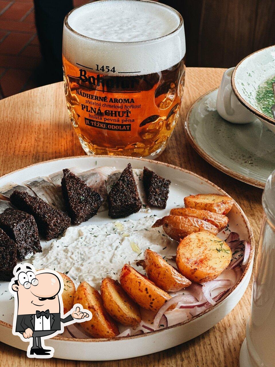 Посмотрите на внутренний интерьер "Пилзнер".