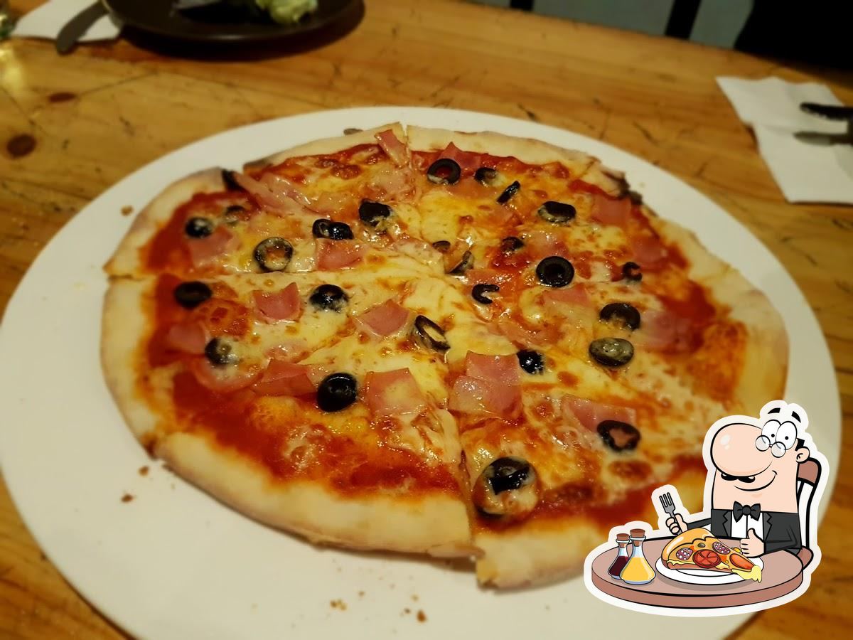 В "Alola Pizza & Pasta" вы можете попробовать  пиццу.