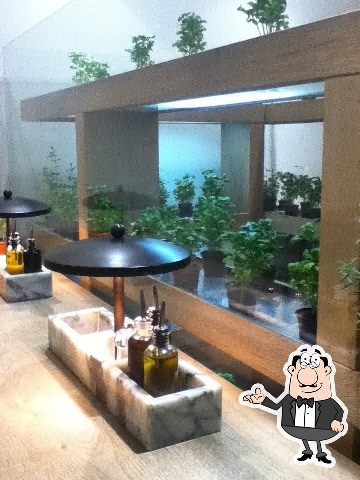 Забронируйте столик в "Vapiano".