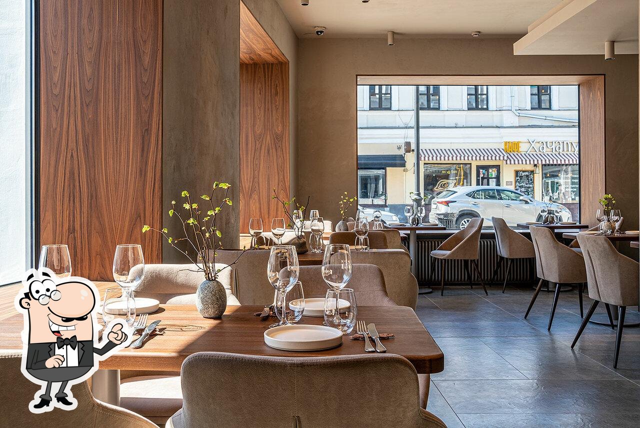 Посмотрите на внутренний интерьер "Бор".