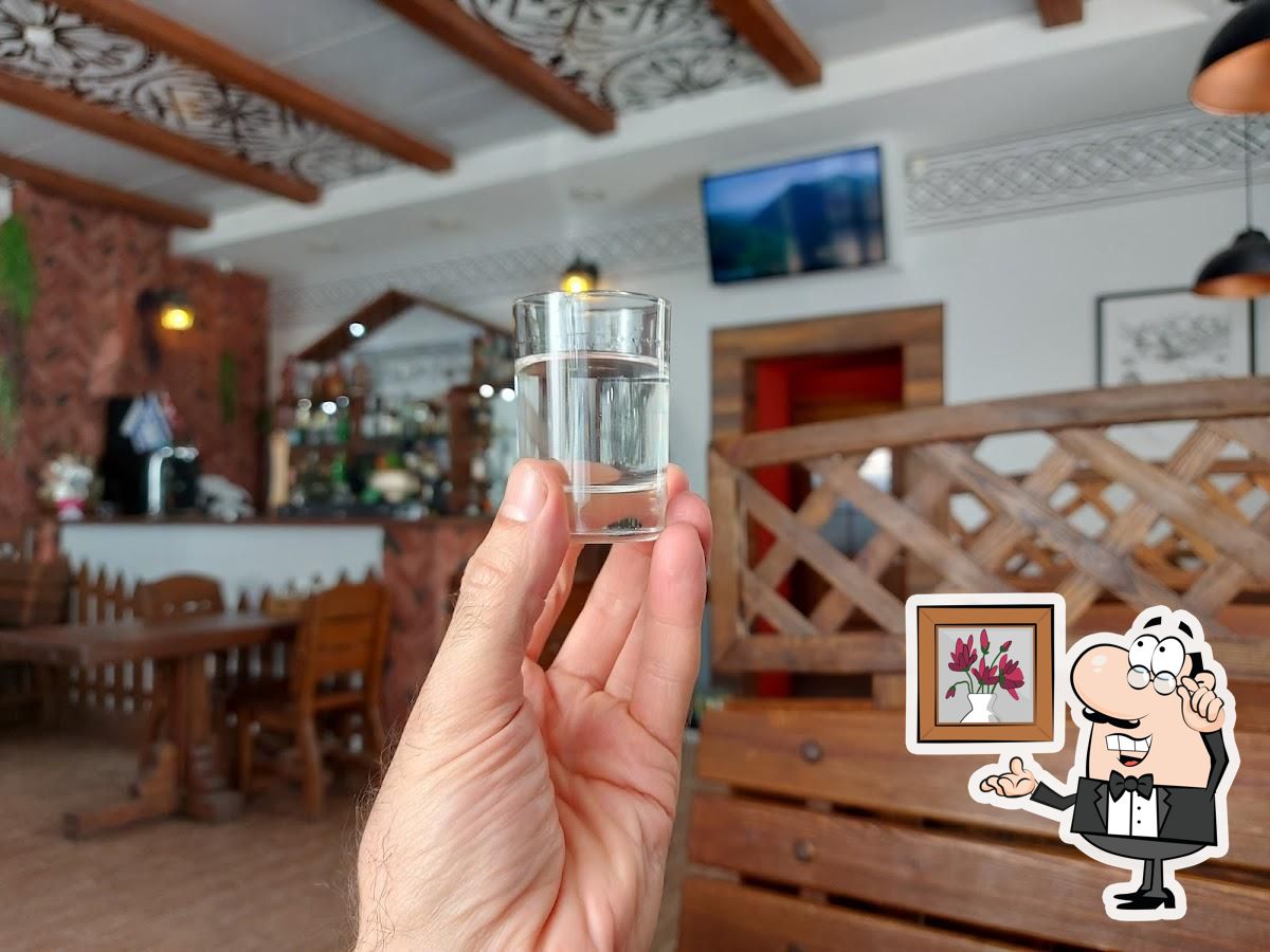 Интерьер "Хинкальный Дворик".