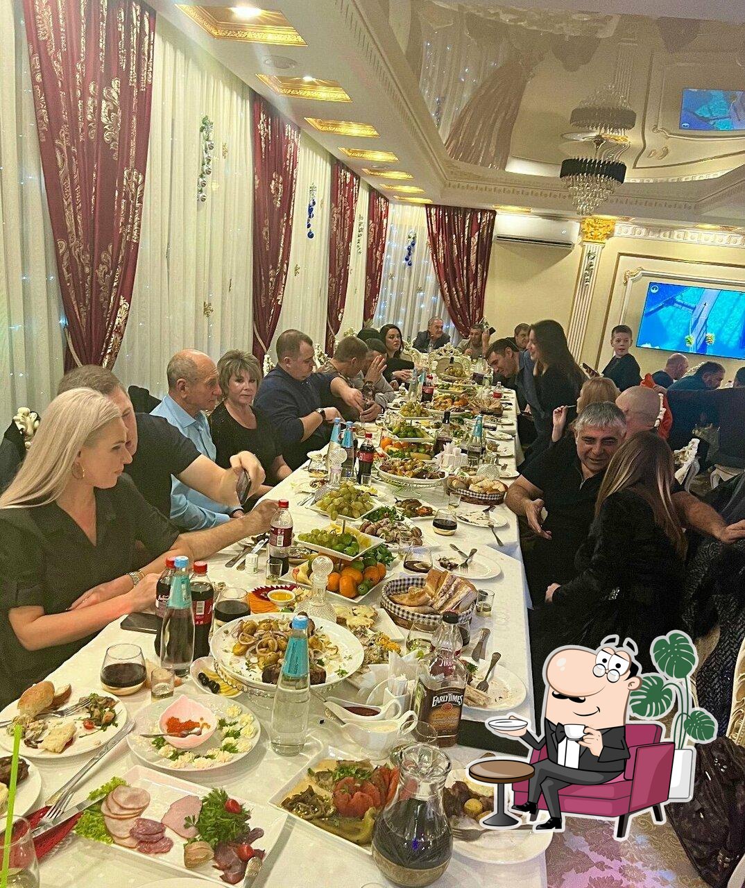 Забронируйте столик в "Корона".