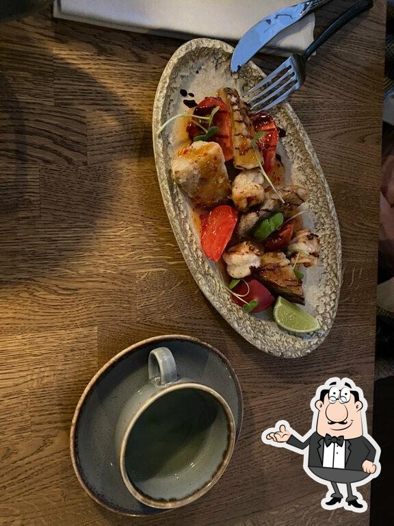 Забронируйте столик в "Hibiki".