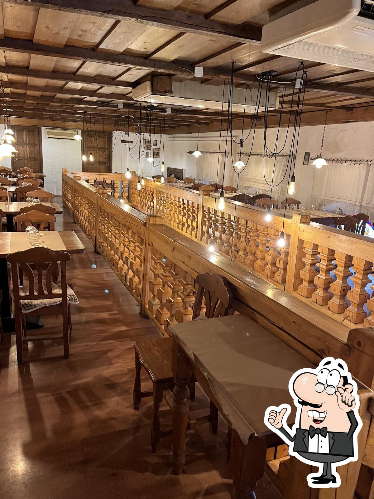 Забронируйте столик в "Király100 Gastro Corner".