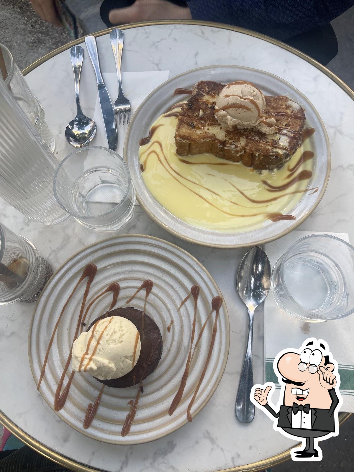 Интерьер "L'Arc Café Brasserie Restaurant".