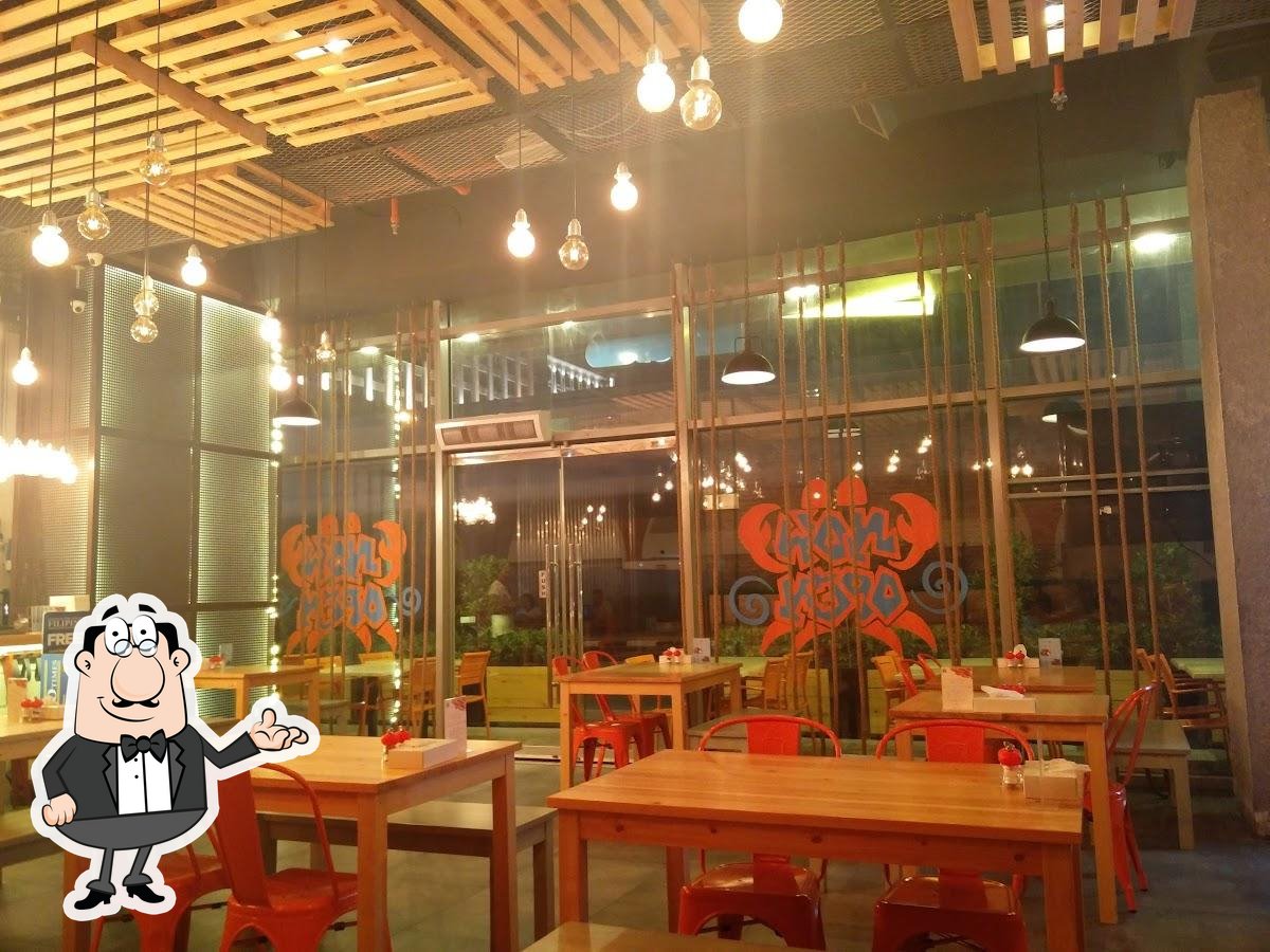 Посмотрите на внутренний интерьер "Mr.Crab Restaurant".