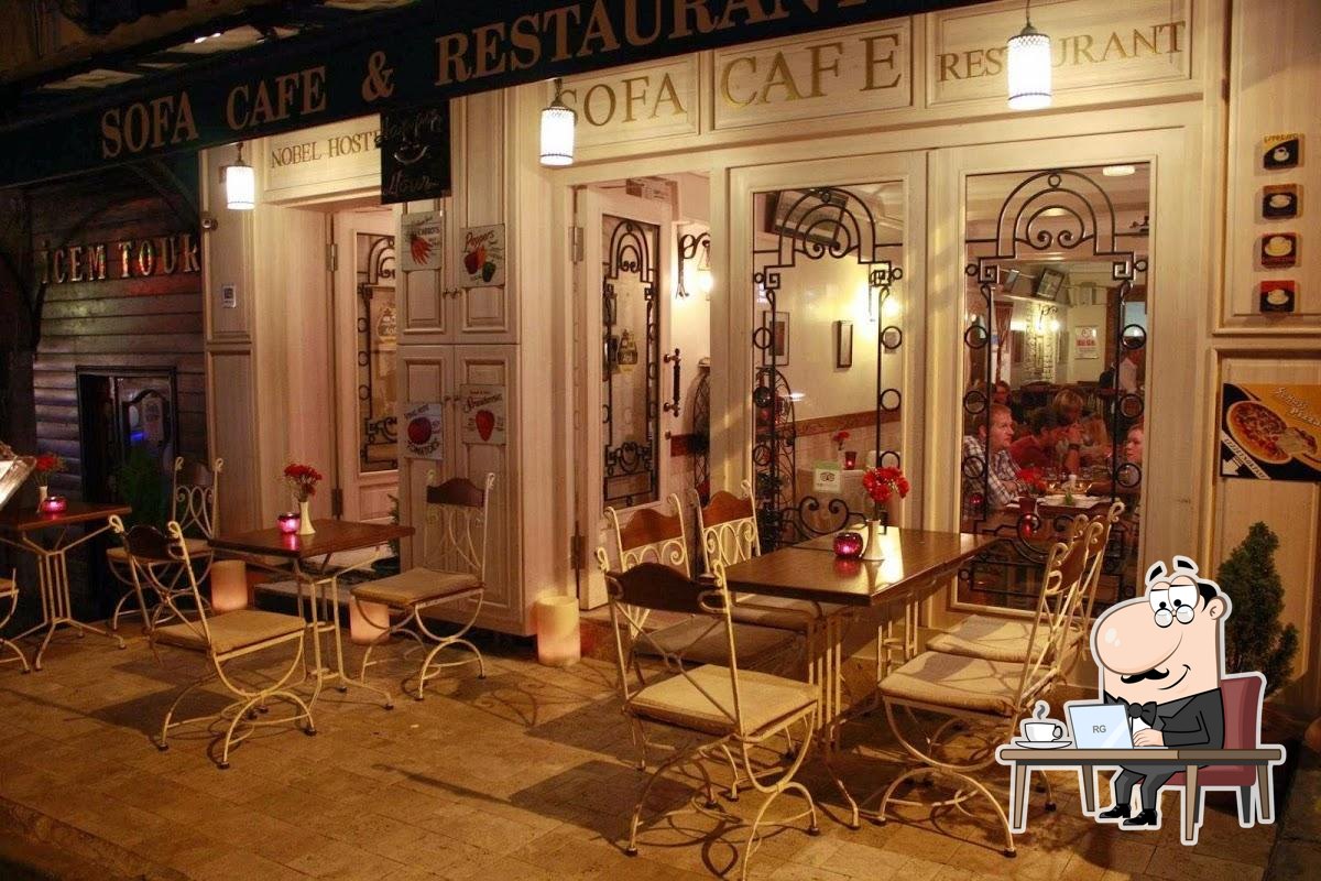 Забронируйте столик в "Sofa Cafe".