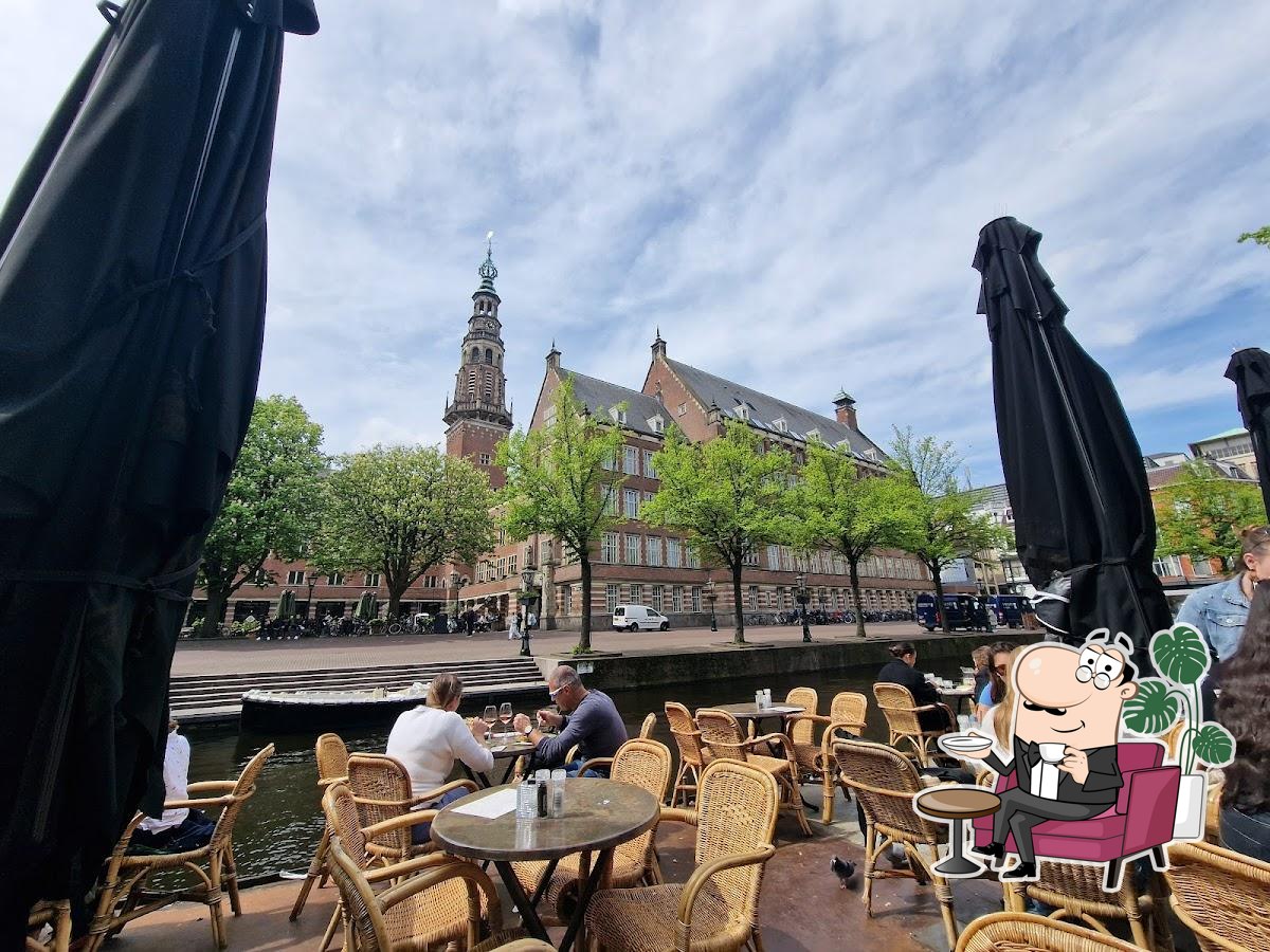Забронируйте столик в "Hard Rock Cafe Amsterdam".