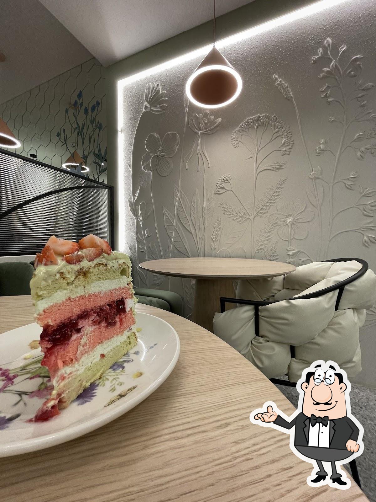 Посмотрите на внутренний интерьер "I Love Cake".